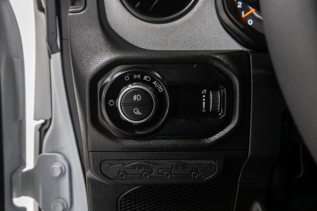 Used 2026 Jeep Gladiator Sport AWD/4WD image 11