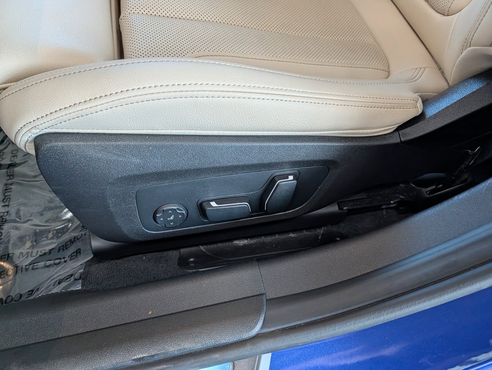 Certified 2025 BMW 330i xDrive Sedan w/ M Sport Package image 11