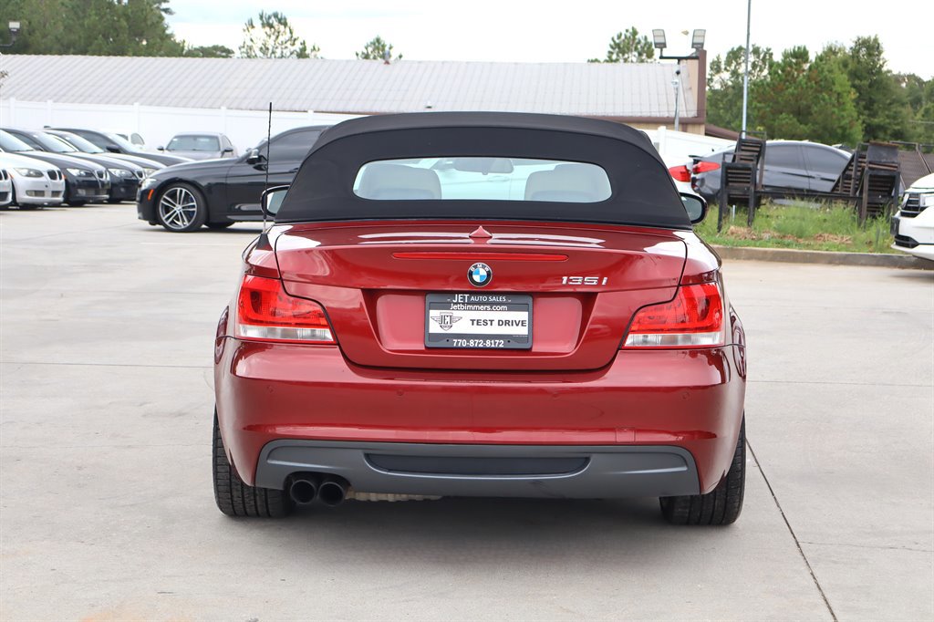 Used 2012 BMW 135i Convertible image 11