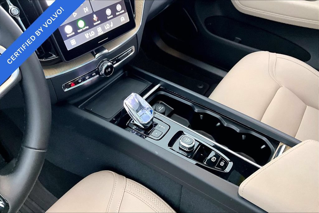 Certified 2026 Volvo XC60 B5 Plus AWD/4WD image 16