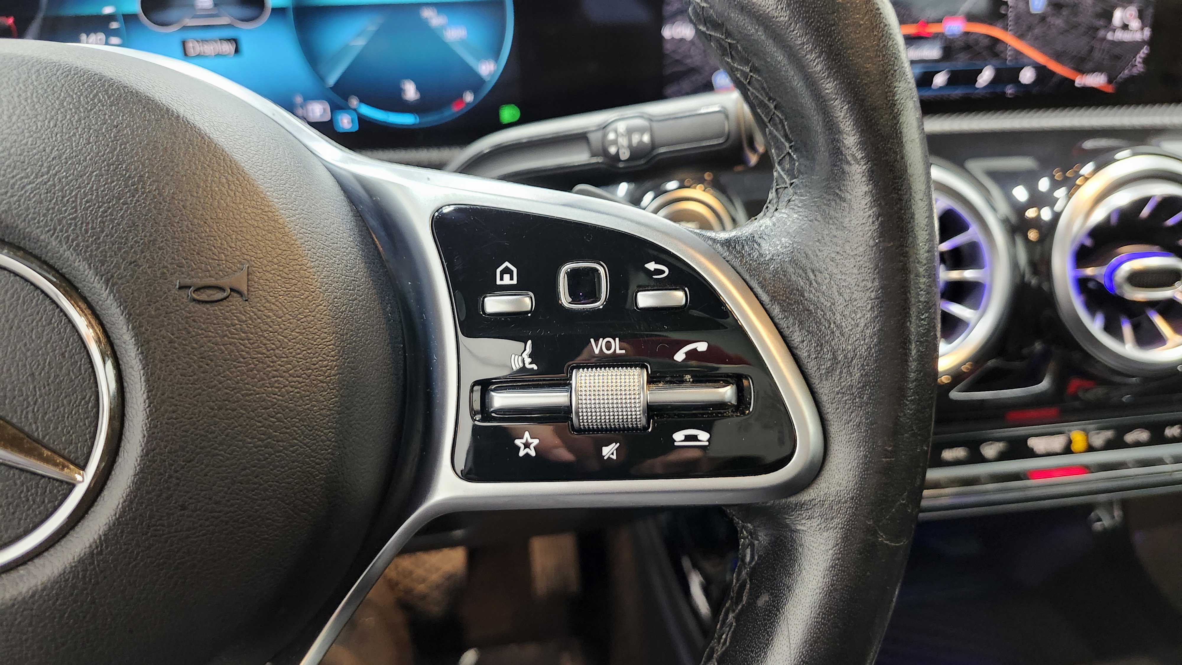 Used 2019 Mercedes-Benz A 220 A 220 w/ Premium Package image 35