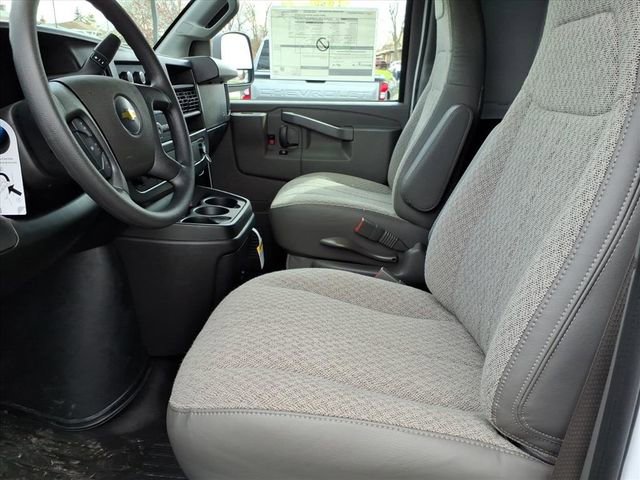 New 2026 Chevrolet Express 2500 image 12