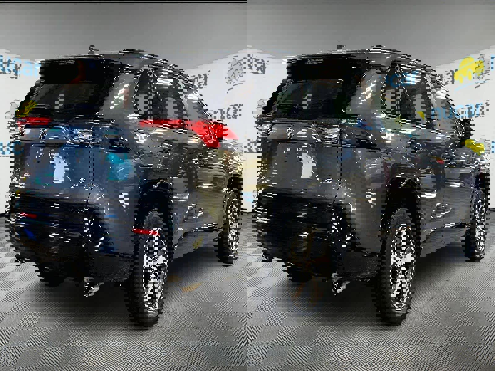 Used 2023 Toyota RAV4 SE image 6