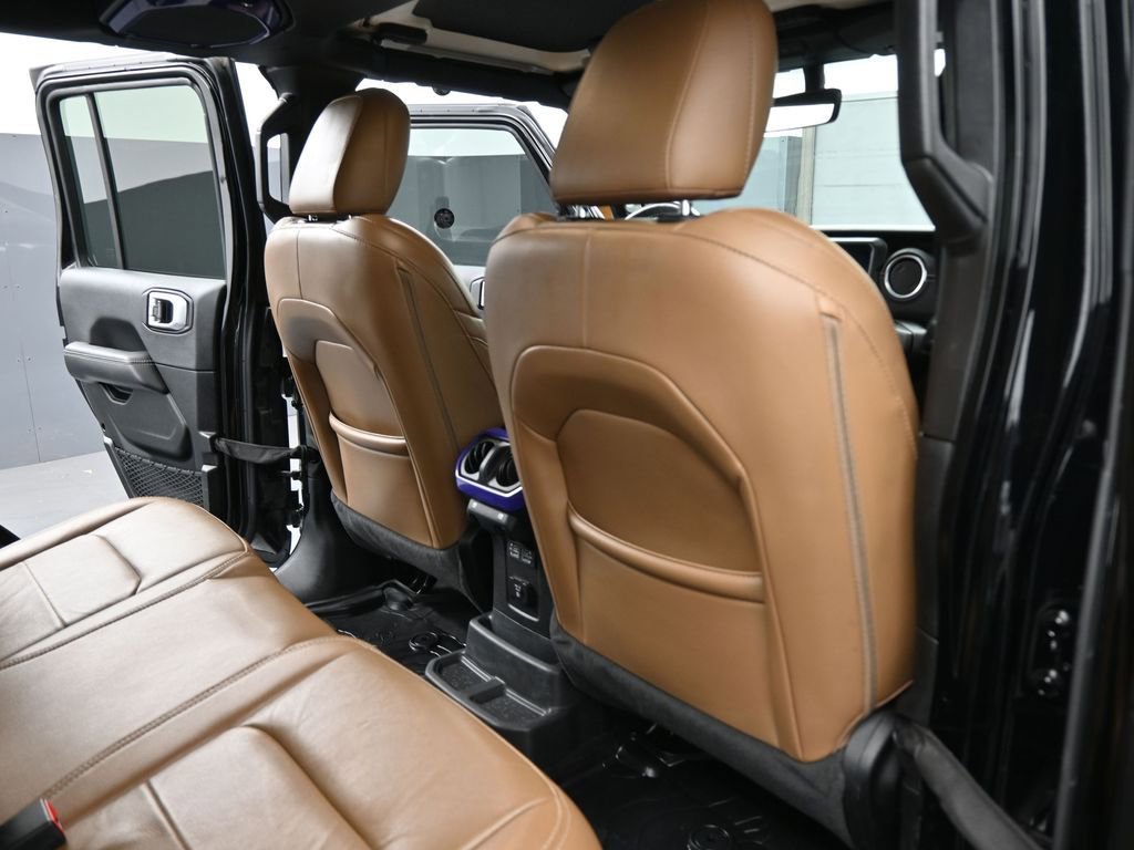Used 2022 Jeep Wrangler Unlimited Sahara w/ Cold Weather Group AWD/4WD image 14
