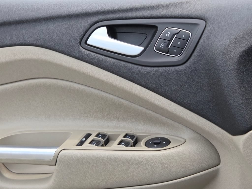 Used 2018 Ford Escape Titanium FWD image 26