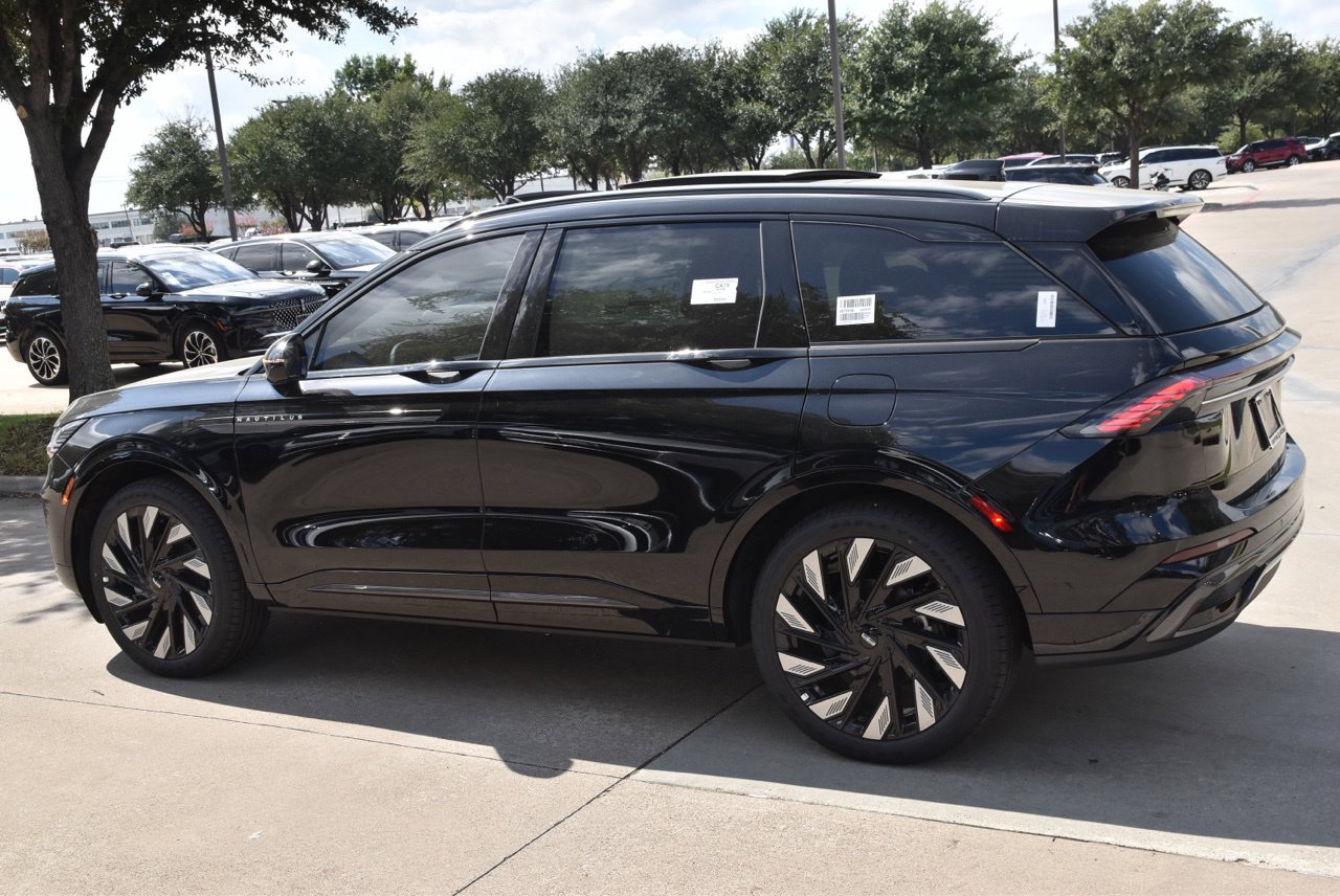 New 2026 Lincoln Nautilus Reserve AWD/4WD image 10