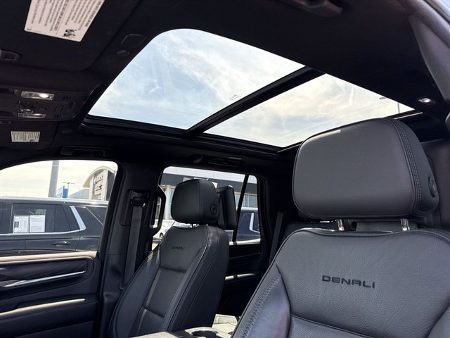 Certified 2021 GMC Yukon Denali w/ Denali Premium Package AWD/4WD image 23