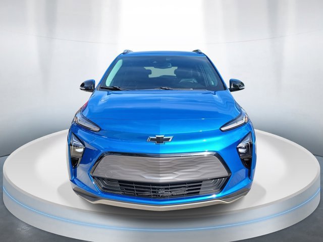 Used 2022 Chevrolet Bolt EUV LT w/ Convenience Package image 2