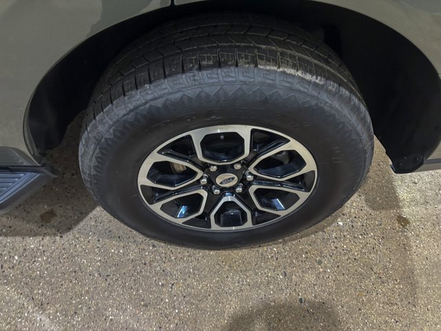 Used 2024 Ford Expedition XLT image 13