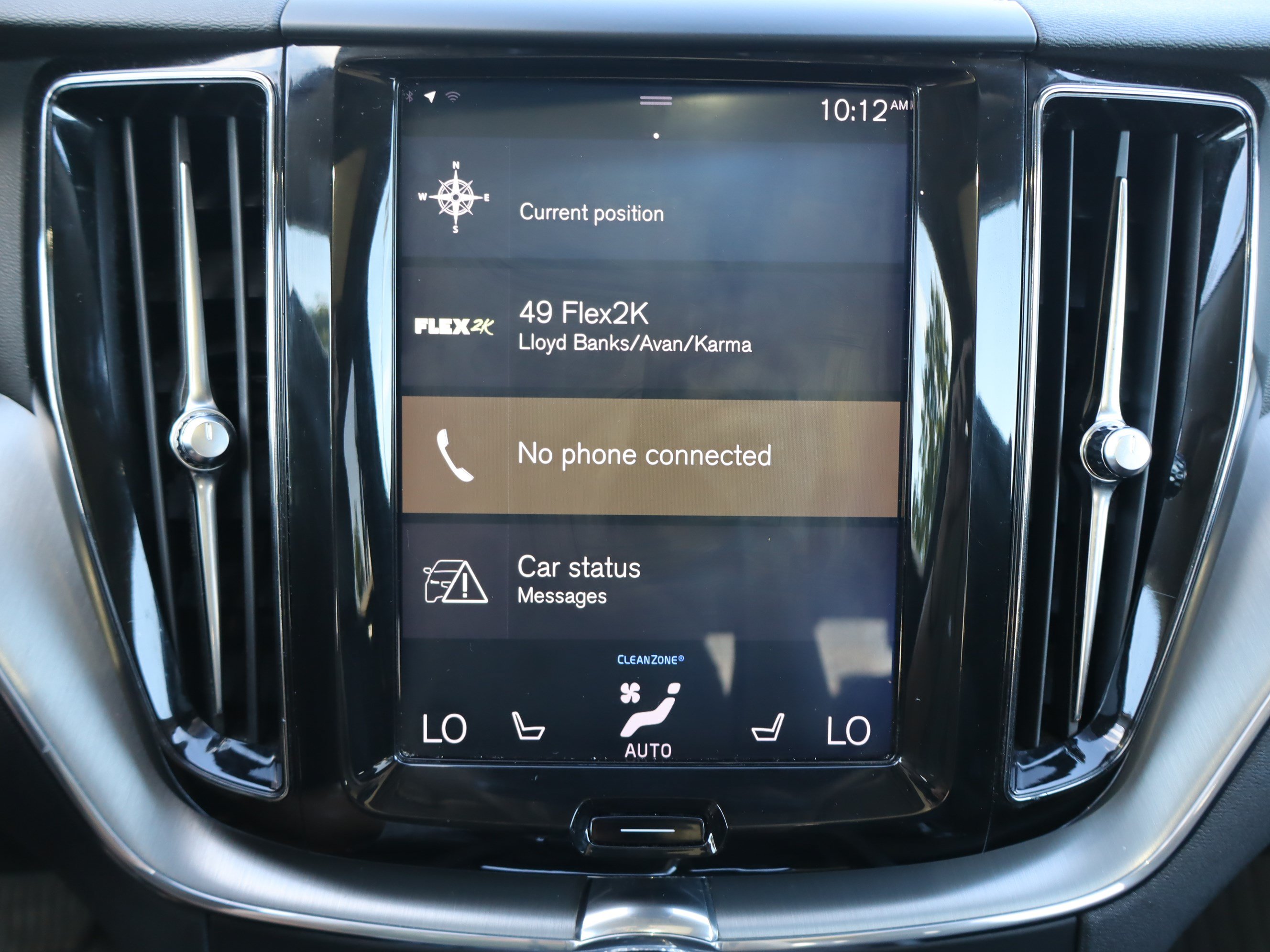 Used 2018 Volvo XC60 T6 Momentum w/ Vision Package AWD/4WD image 26