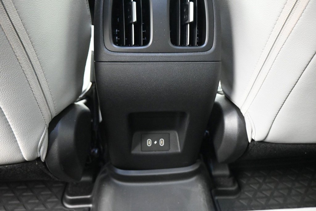 Used 2025 Hyundai Santa Cruz SEL FWD image 15