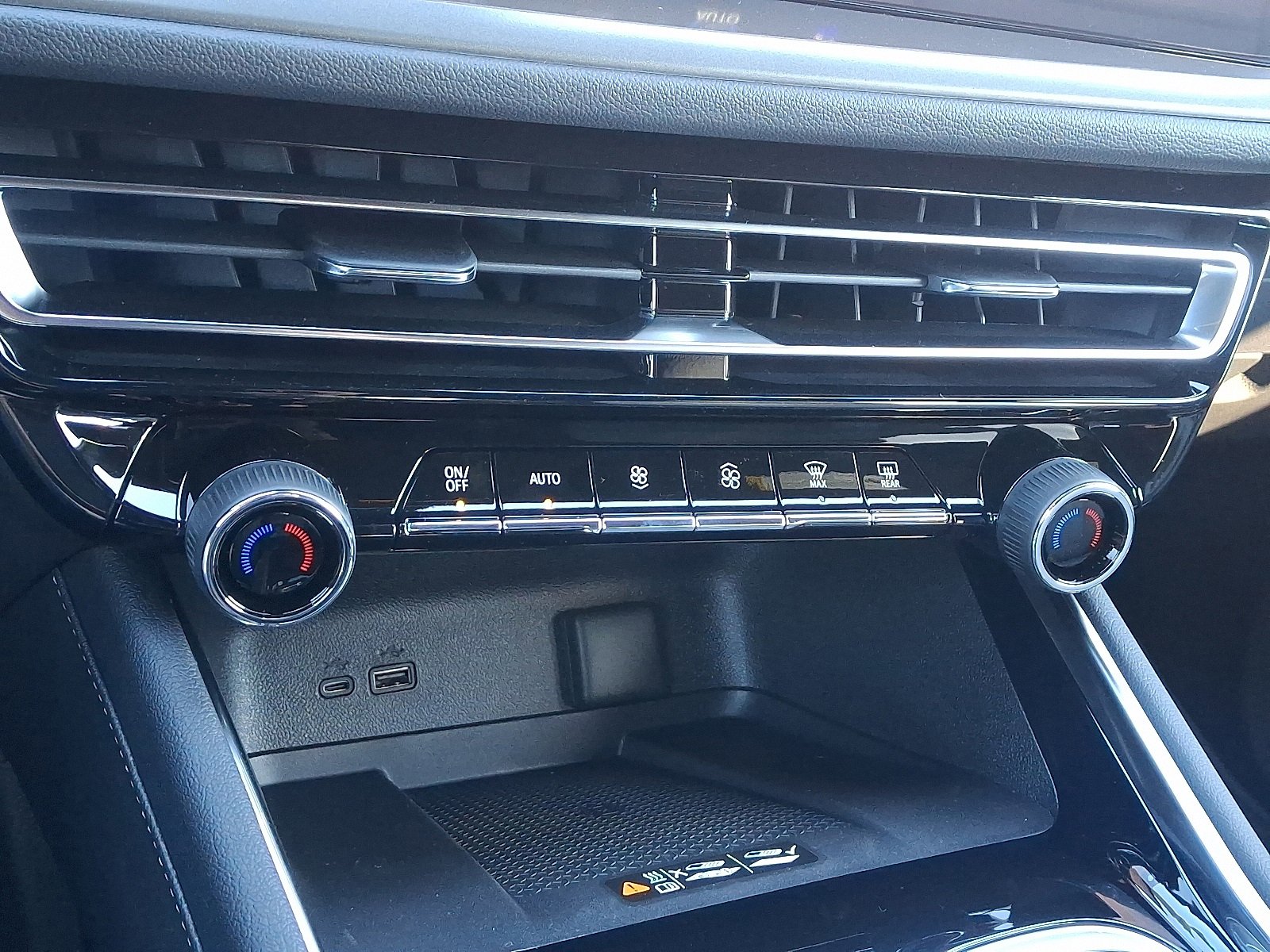 New 2026 Chevrolet Traverse LT image 16