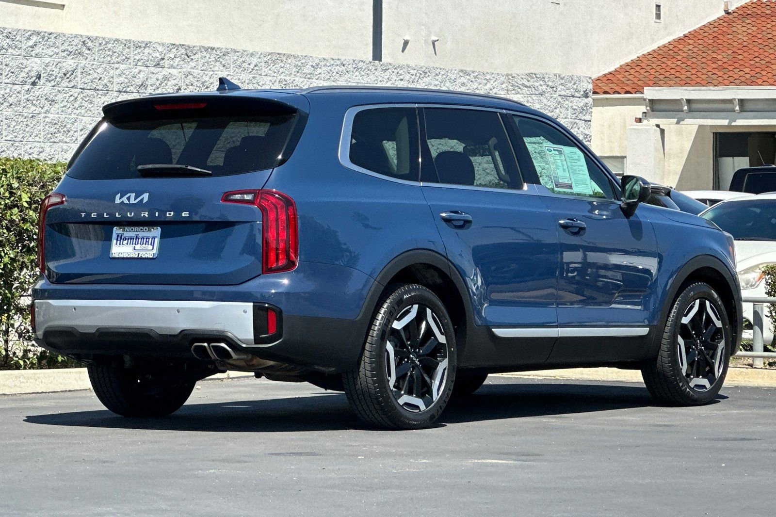 Used 2023 Kia Telluride S image 4