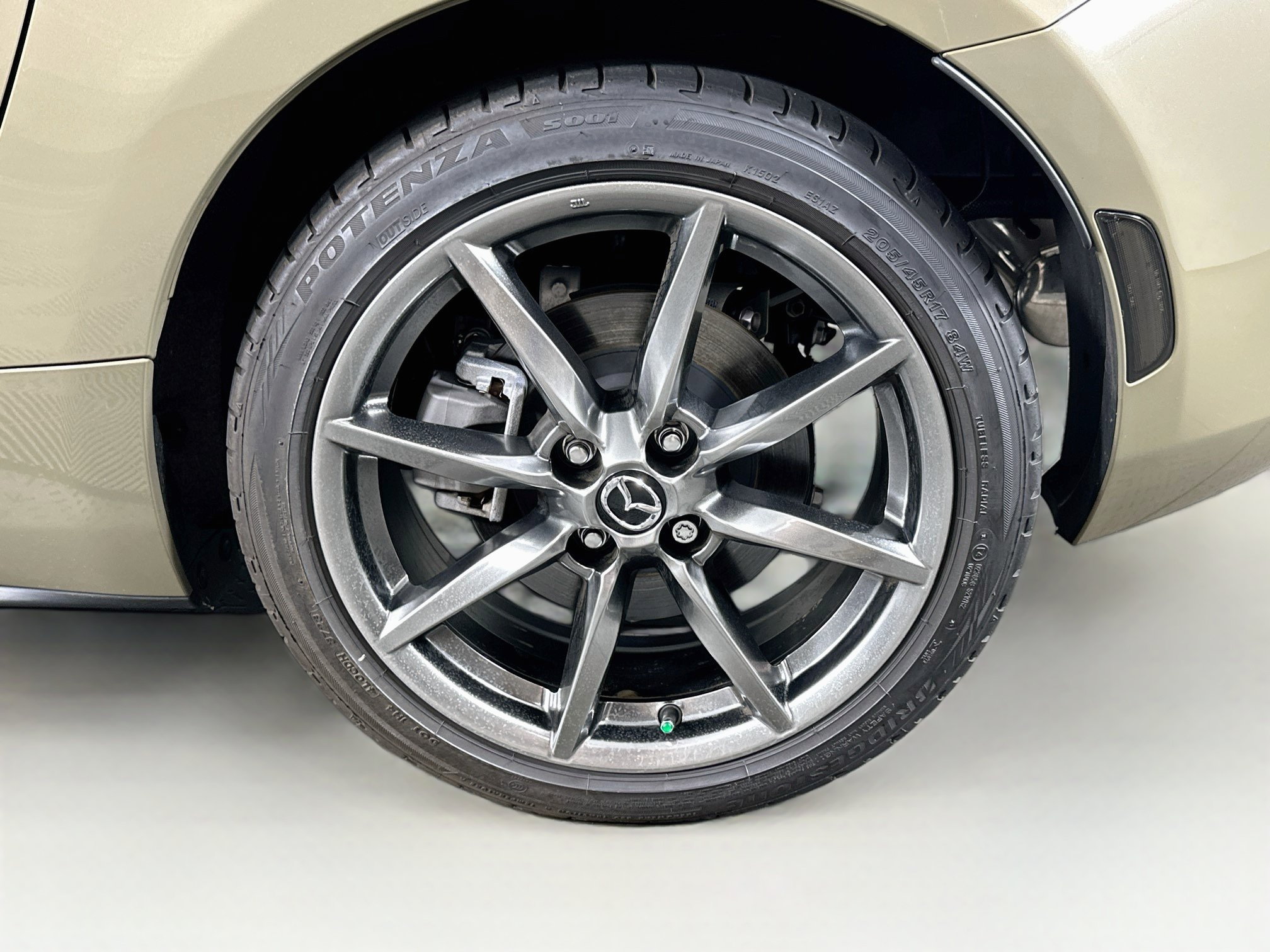 Used 2023 MAZDA MX-5 Miata Grand Touring w/ Weather Package RWD image 11