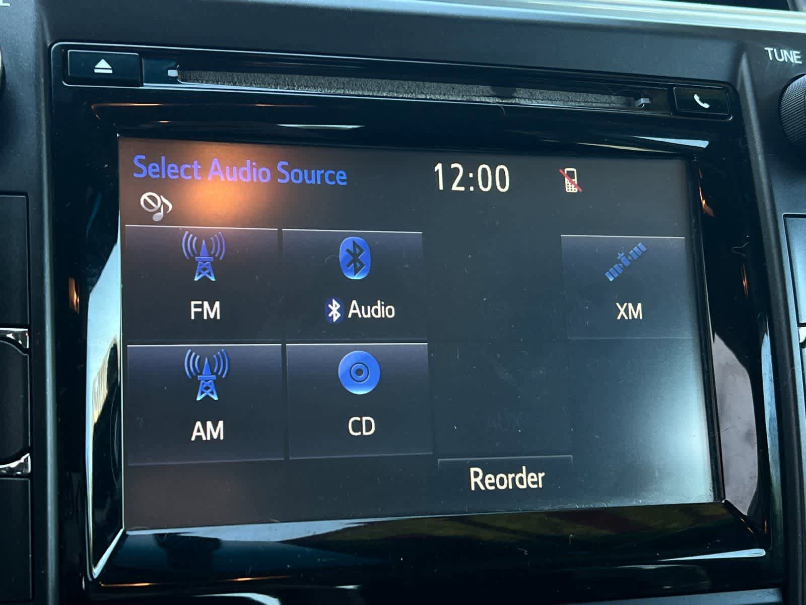 Used 2015 Toyota Camry SE w/ Moonroof Package image 18