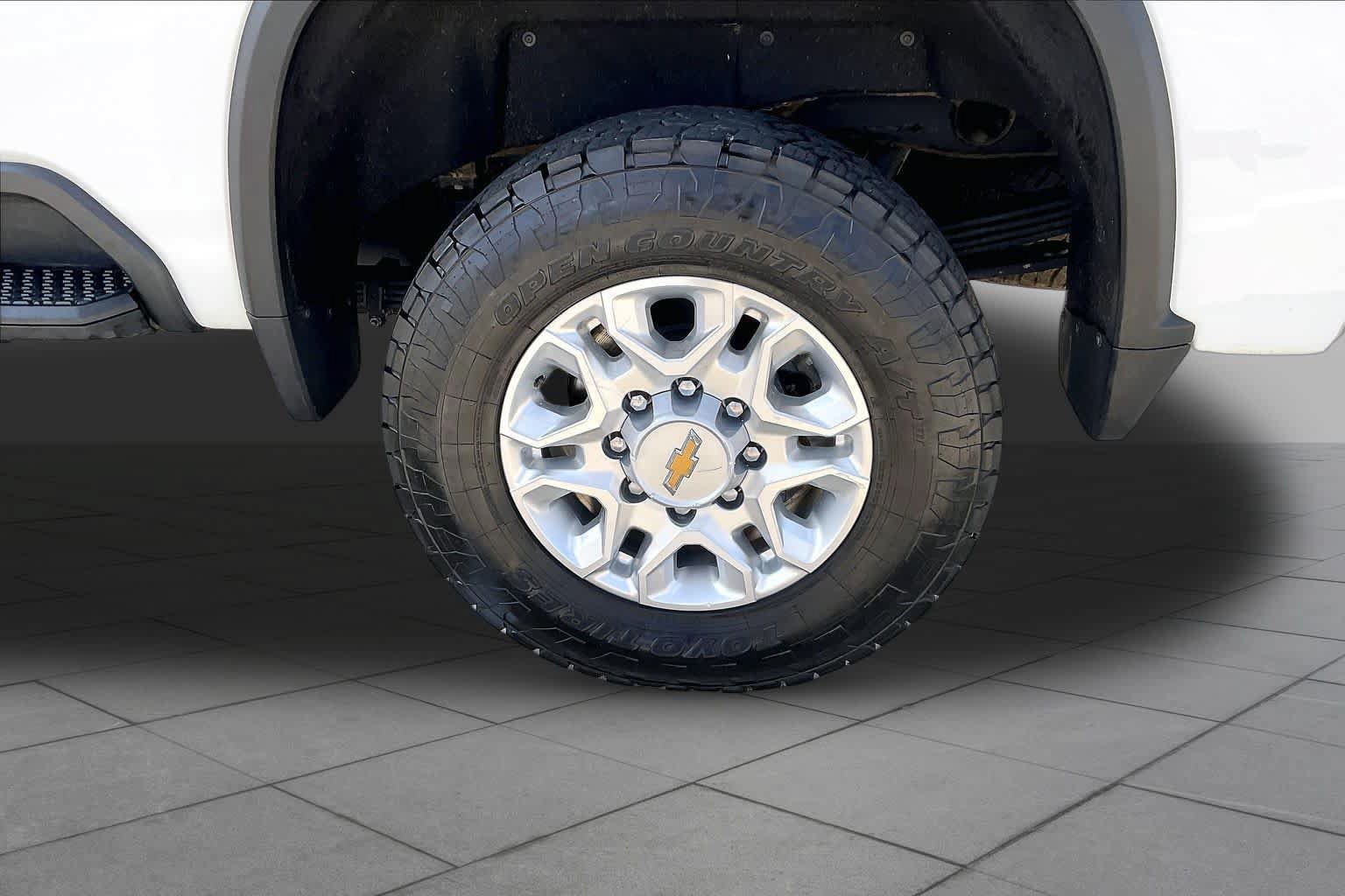 Certified 2025 Chevrolet Silverado 2500 LTZ w/ LTZ Convenience Package AWD/4WD image 11