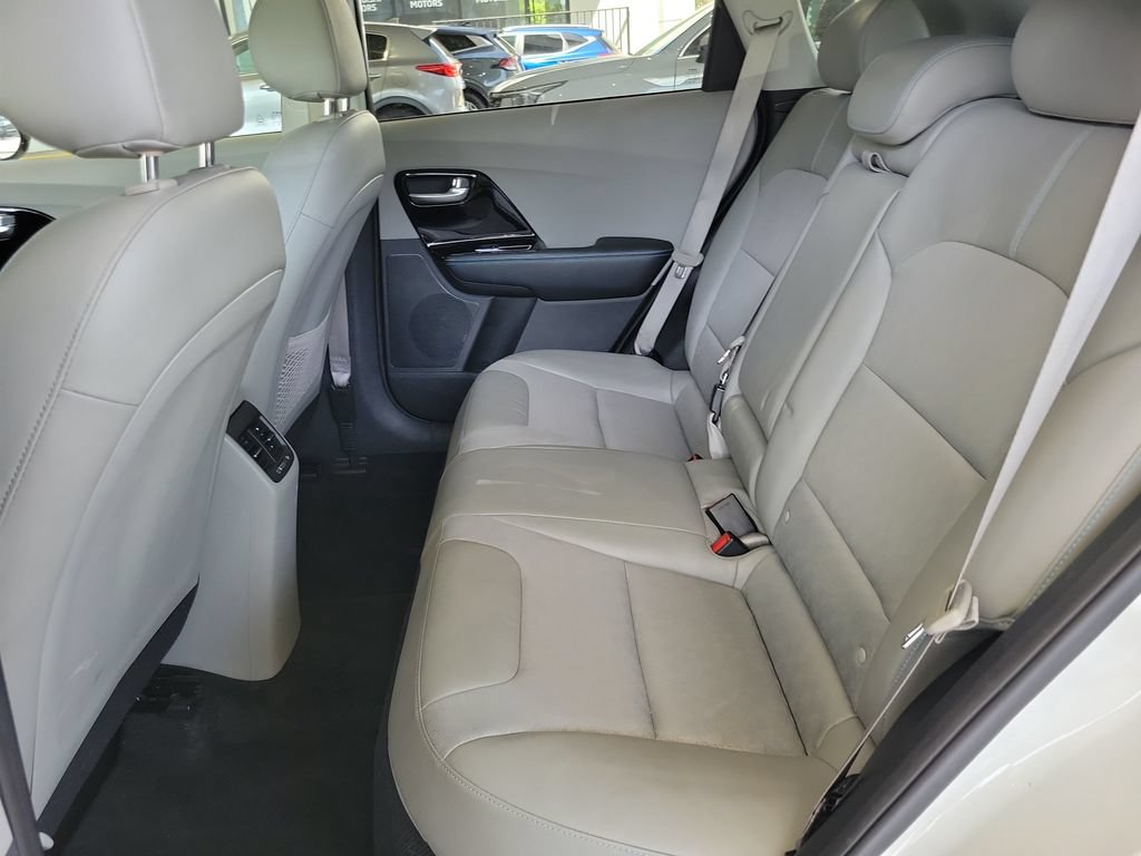Used 2021 Kia Niro EX FWD image 9