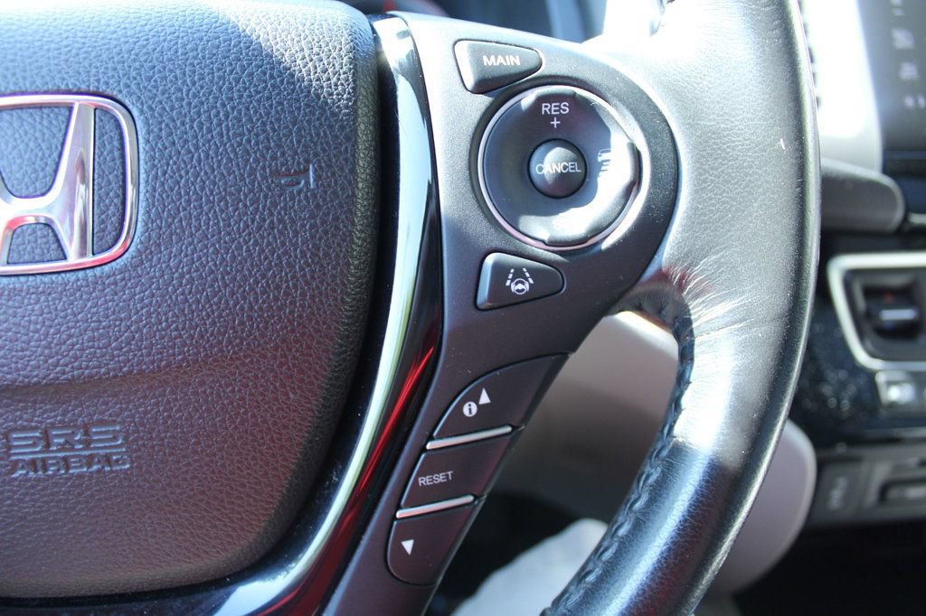Used 2016 Honda Pilot Touring image 25