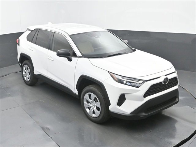 Used 2025 Toyota RAV4 LE image 27