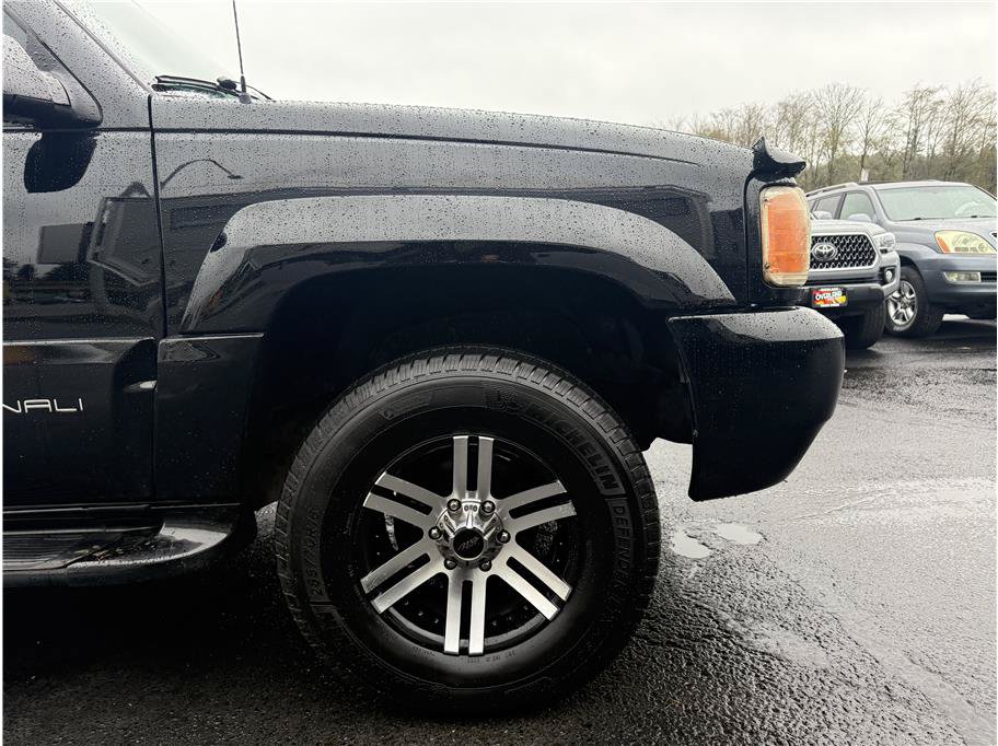 Used 1999 GMC Yukon Denali AWD/4WD image 6