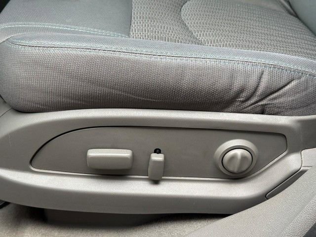 Used 2017 Chevrolet Traverse LT image 16