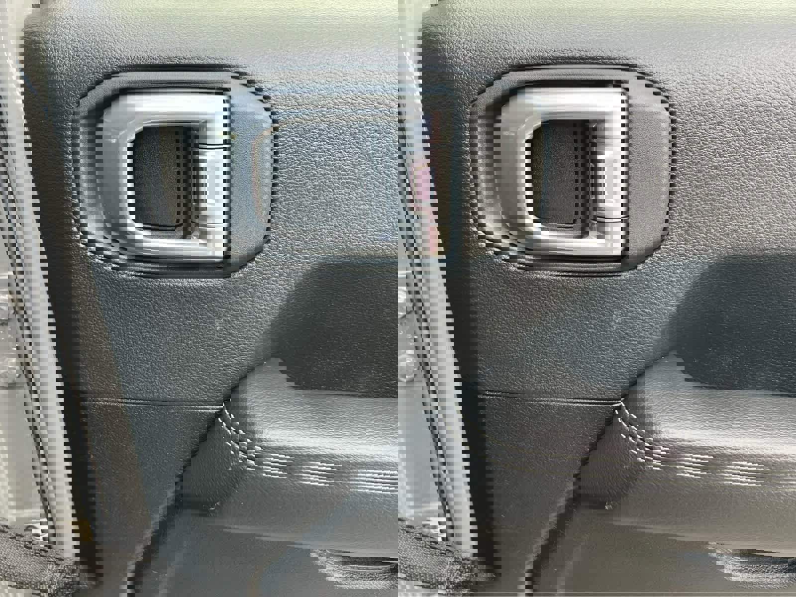 Used 2021 Jeep Gladiator Overland w/ Popular Equipment Package image 22