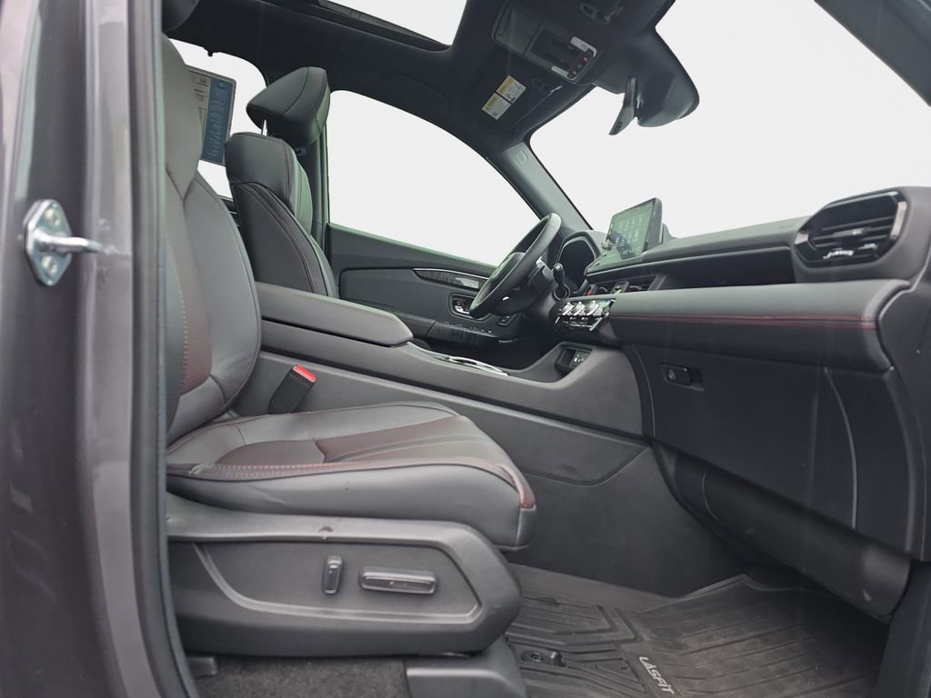 Certified 2025 Honda Pilot Black Edition image 19