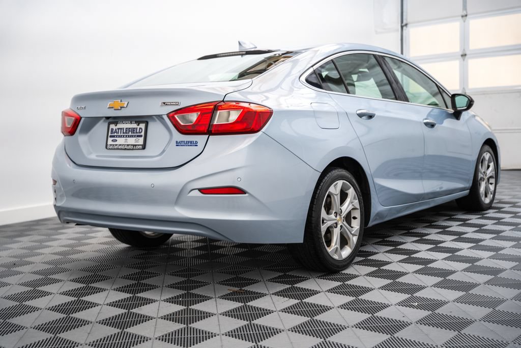 Used 2018 Chevrolet Cruze Premier w/ Enhanced Convenience Package FWD image 5