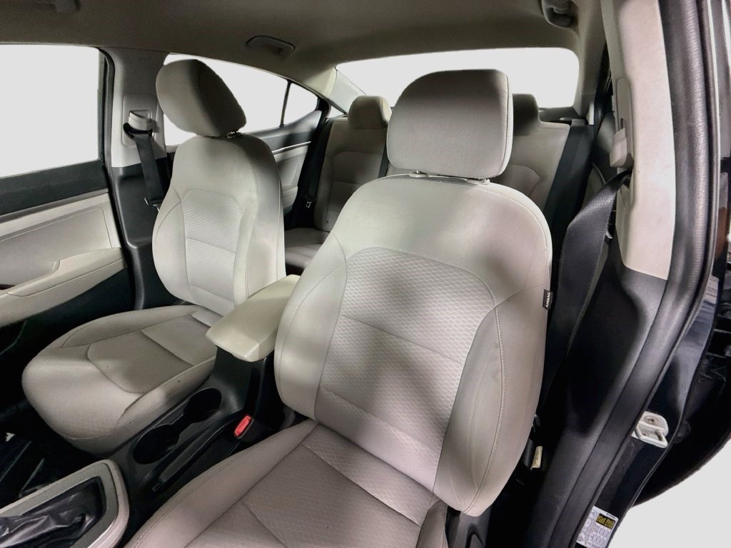 Used 2020 Hyundai Elantra SE FWD image 20