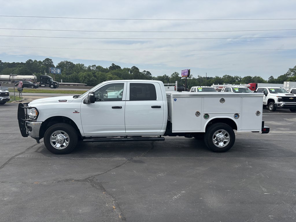Used 2024 RAM 2500 Tradesman w/ Chrome Appearance Group image 4