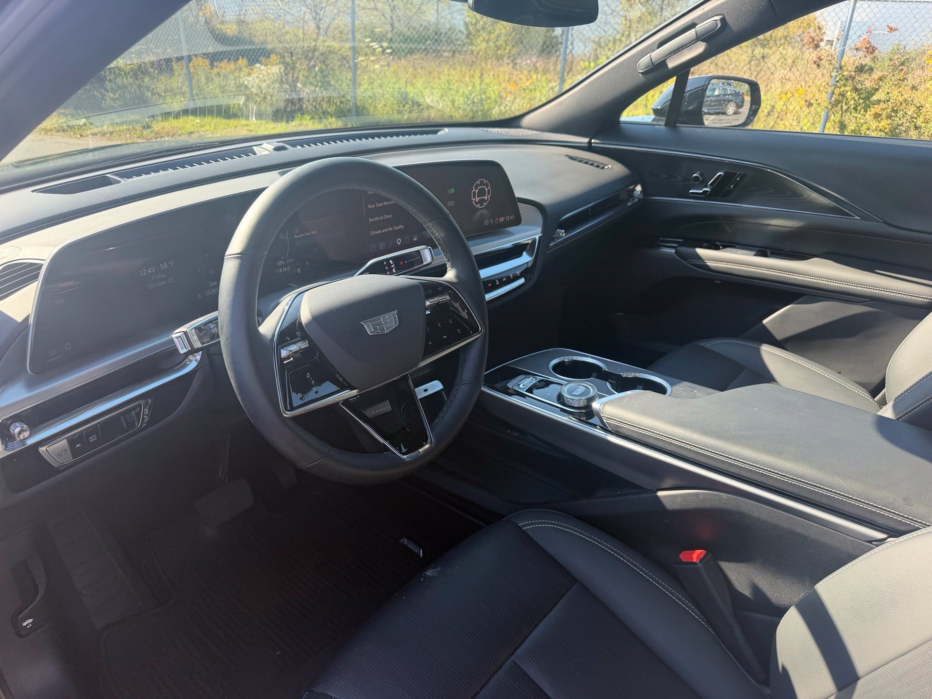 Used 2024 Cadillac Lyriq Luxury AWD/4WD image 17