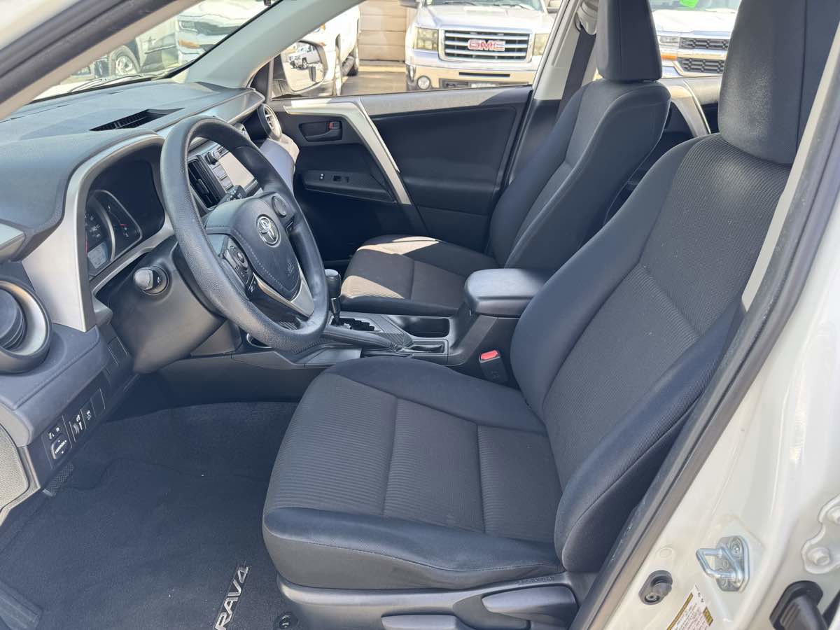 Used 2015 Toyota RAV4 LE image 21