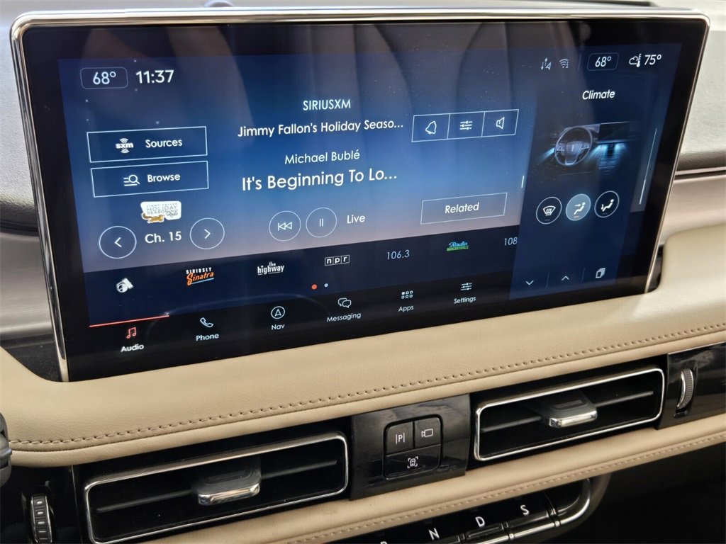 Used 2023 Lincoln Nautilus FWD w/ Premium Package image 17