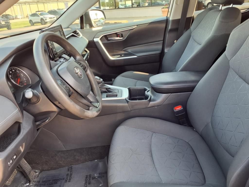 Used 2022 Toyota RAV4 XLE image 12