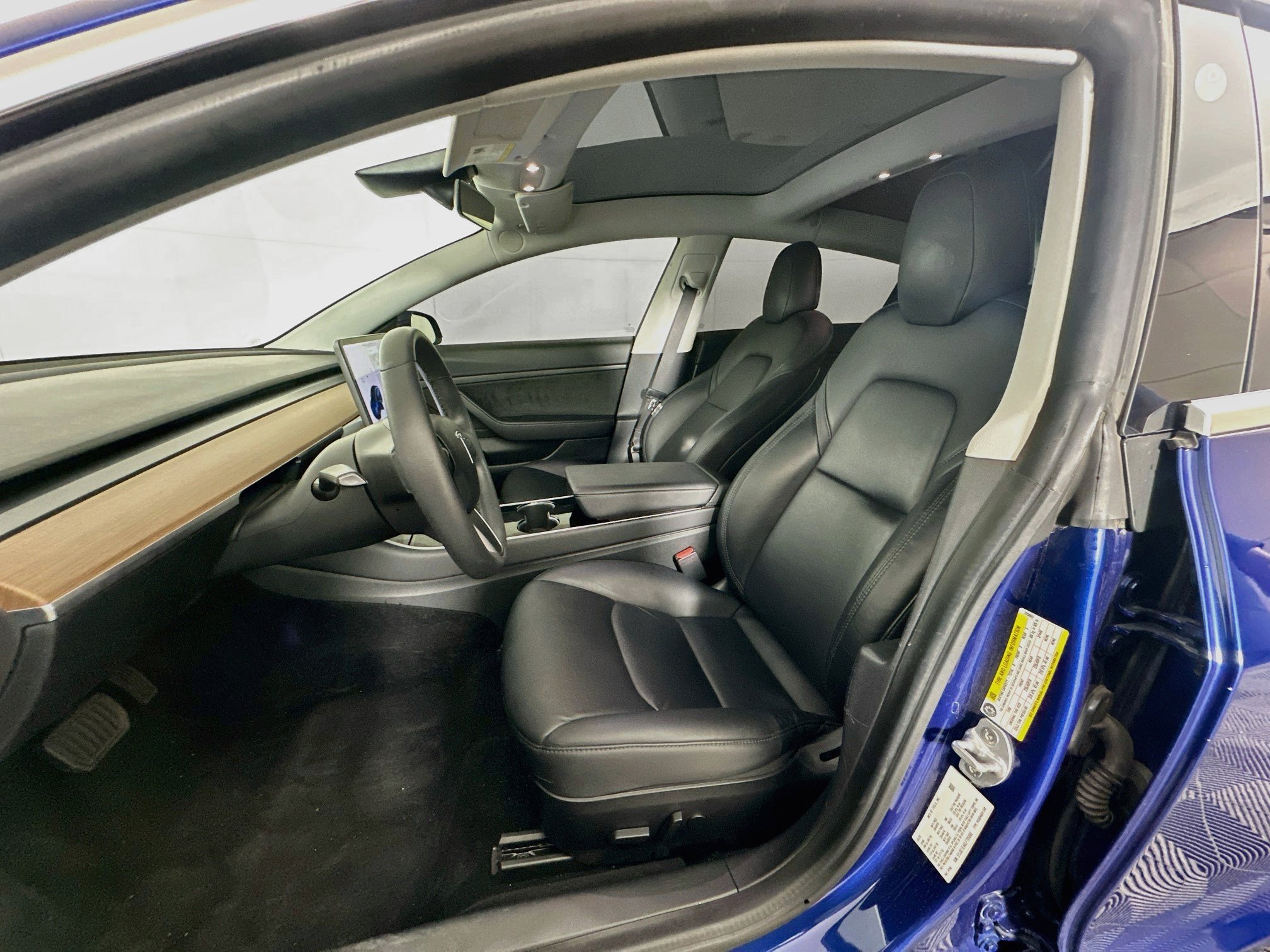 Used 2020 Tesla Model 3 Standard Range Plus RWD image 13