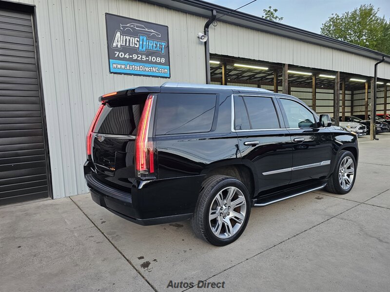 Used 2015 Cadillac Escalade Luxury AWD/4WD image 8