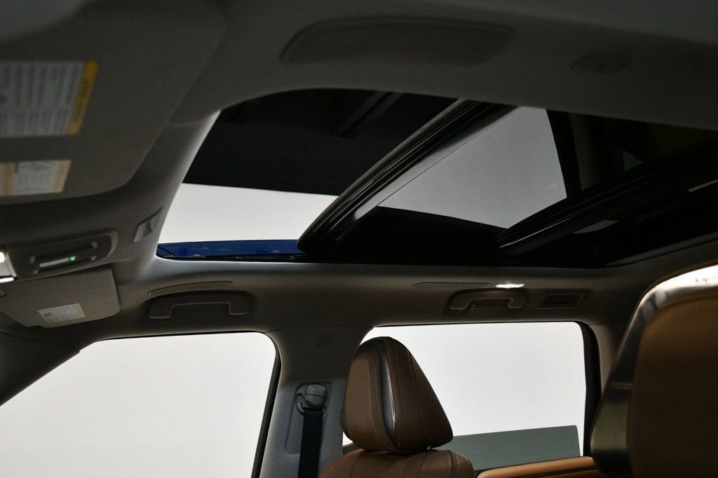 Used 2025 INFINITI QX80 Sensory image 7