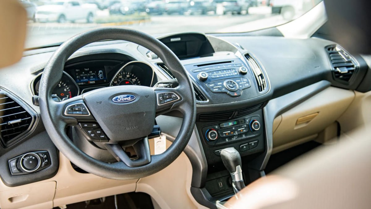 Used 2017 Ford Escape SE FWD image 31