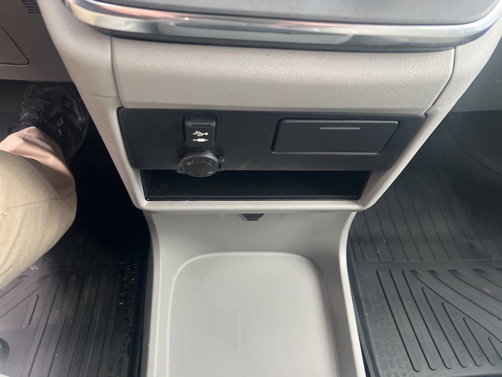 Used 2019 Toyota Sienna LE image 51