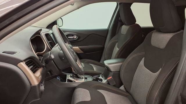 Used 2018 Jeep Cherokee Latitude image 16