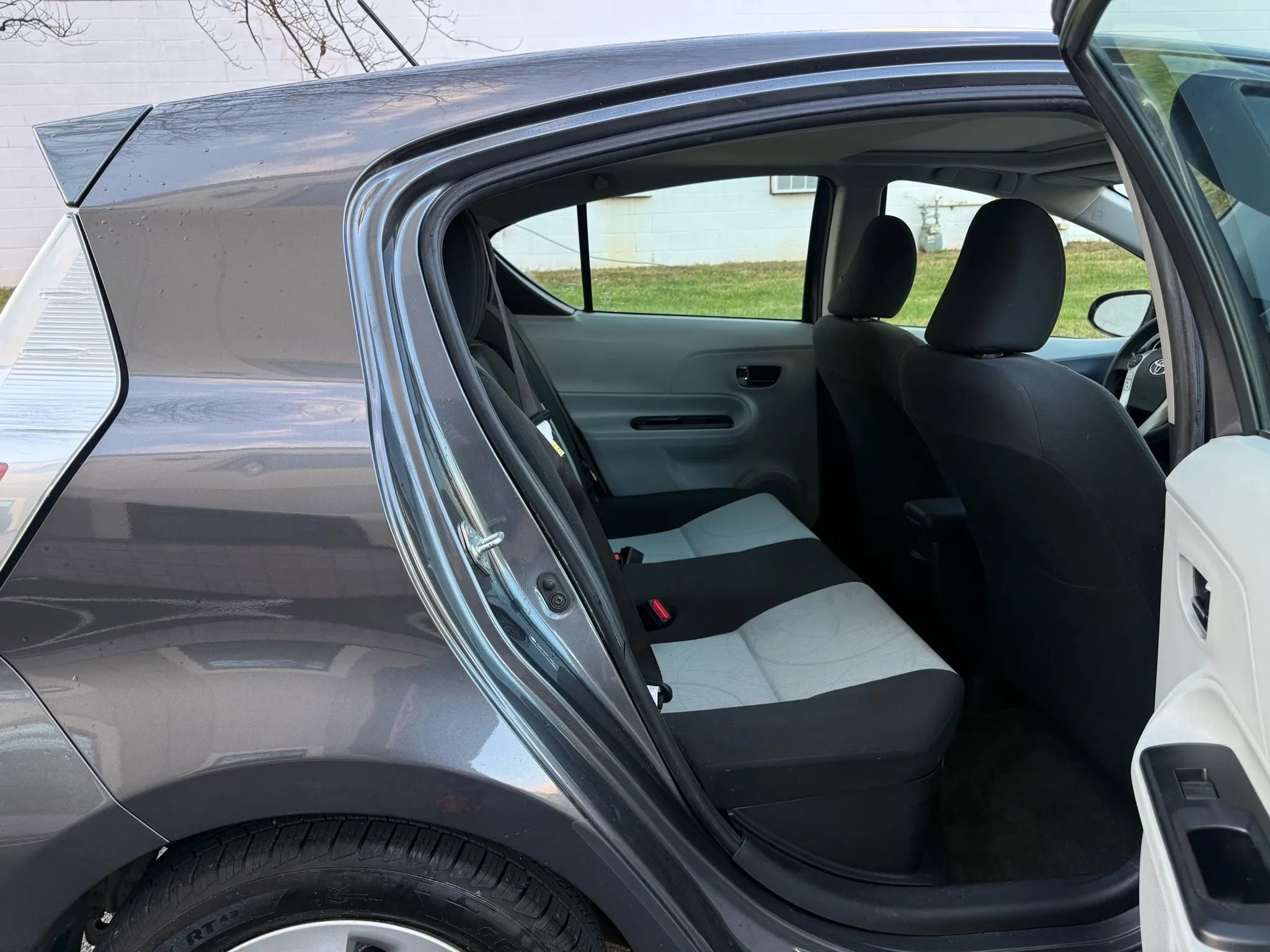 Used 2012 Toyota Prius C One image 20