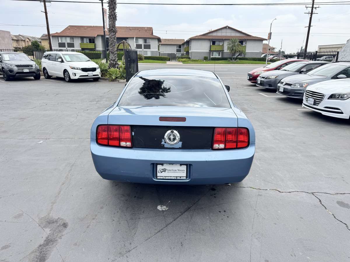 Used 2006 Ford Mustang Coupe RWD image 4