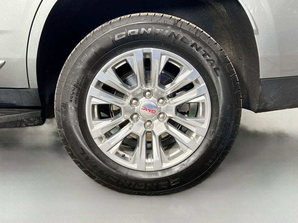Used 2025 GMC Yukon Denali image 32