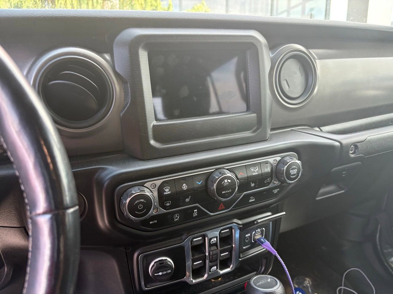 Used 2023 Jeep Gladiator Sport AWD/4WD image 9