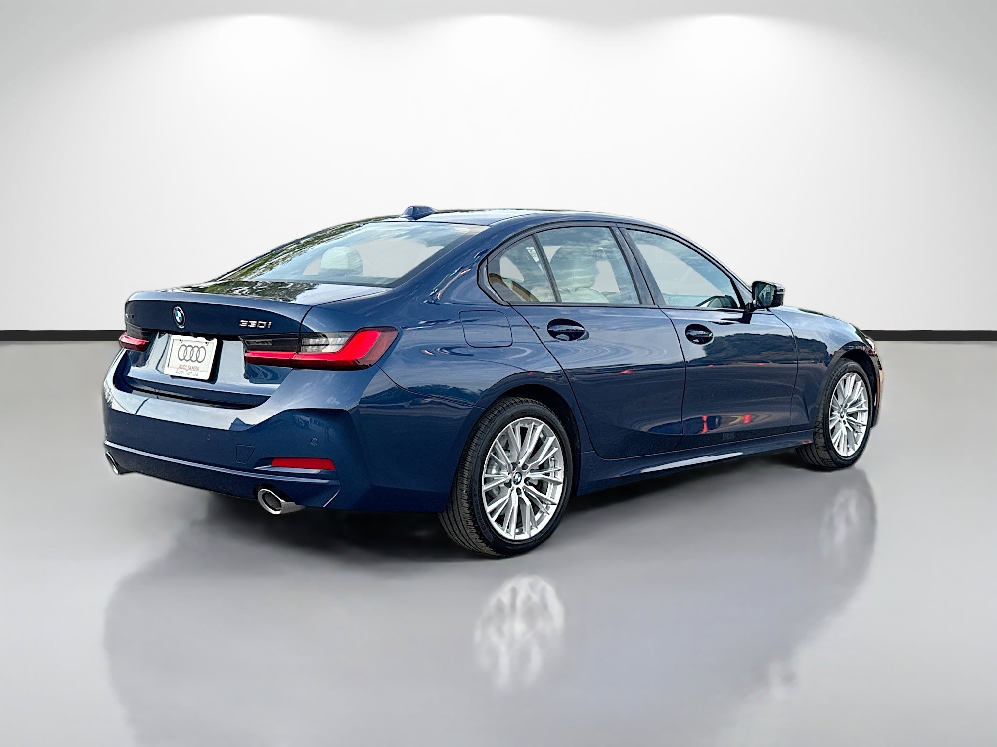 Used 2023 BMW 330i xDrive Sedan w/ Premium Package AWD/4WD image 3