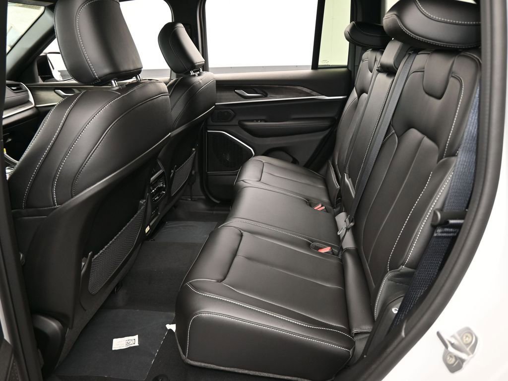 New 2026 Jeep Grand Cherokee Limited w/ Limited Altitude Package RWD image 29