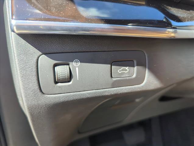 Used 2017 Volvo XC90 T6 Momentum w/ Vision Package image 26