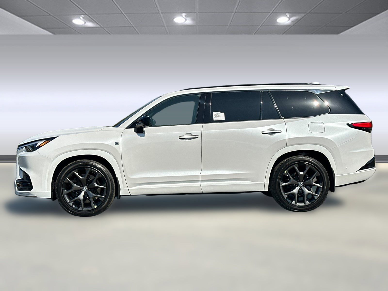New 2026 Lexus TX 500h AWD image 2
