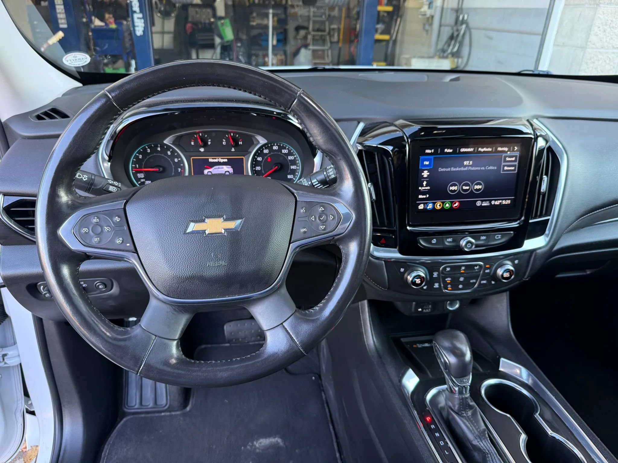Used 2021 Chevrolet Traverse High Country w/ LPO, Cargo Package AWD/4WD image 24