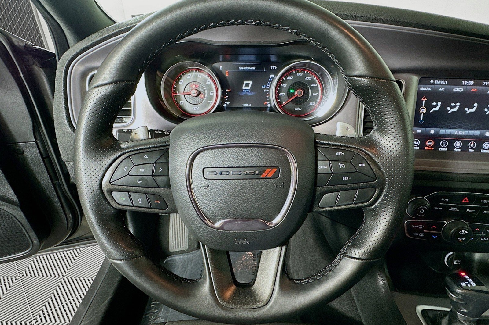 Used 2023 Dodge Charger R/T w/ Navigation & Travel Group image 19